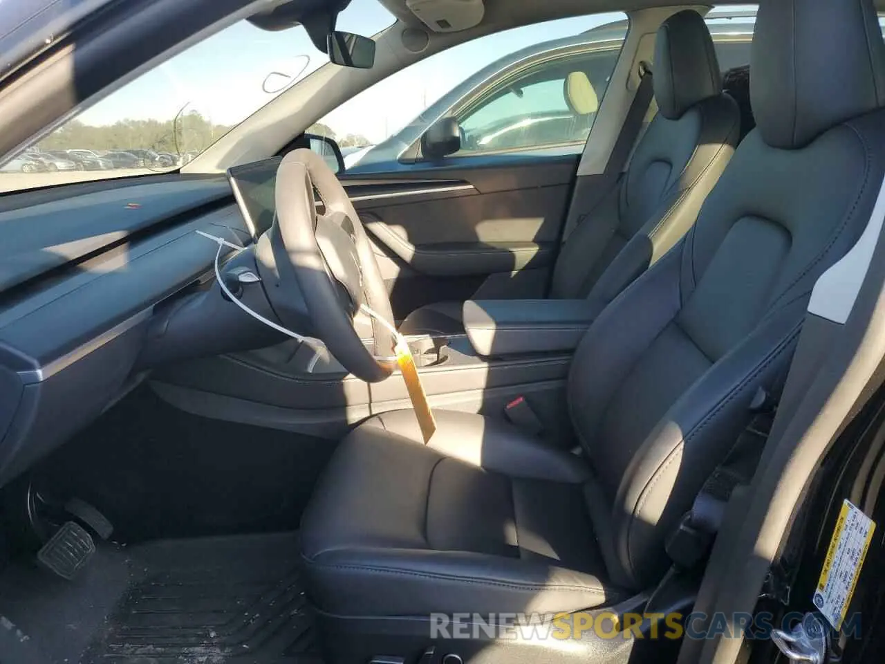 7 fotografías del automóvil dañado 7SAYGDED0RF098305 TESLA MODEL Y 2024