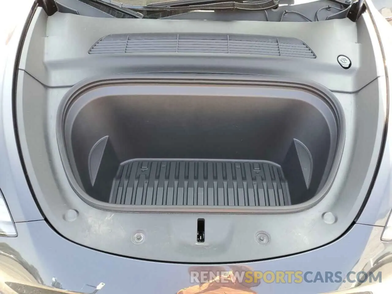 12 fotografías del automóvil dañado 7SAYGDED0RF119721 TESLA MODEL Y 2024