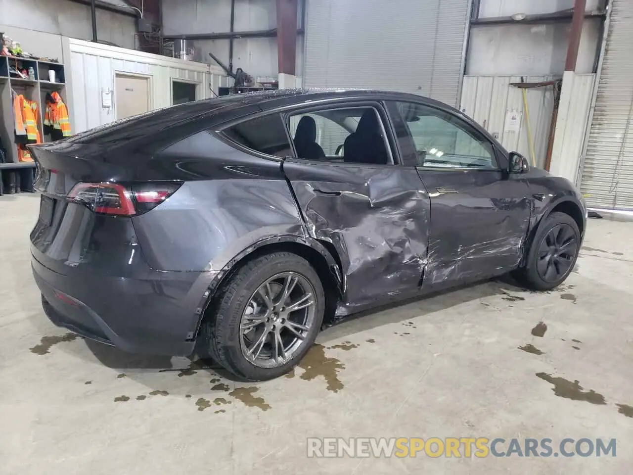 3 fotografías del automóvil dañado 7SAYGDED1RA307161 TESLA MODEL Y 2024