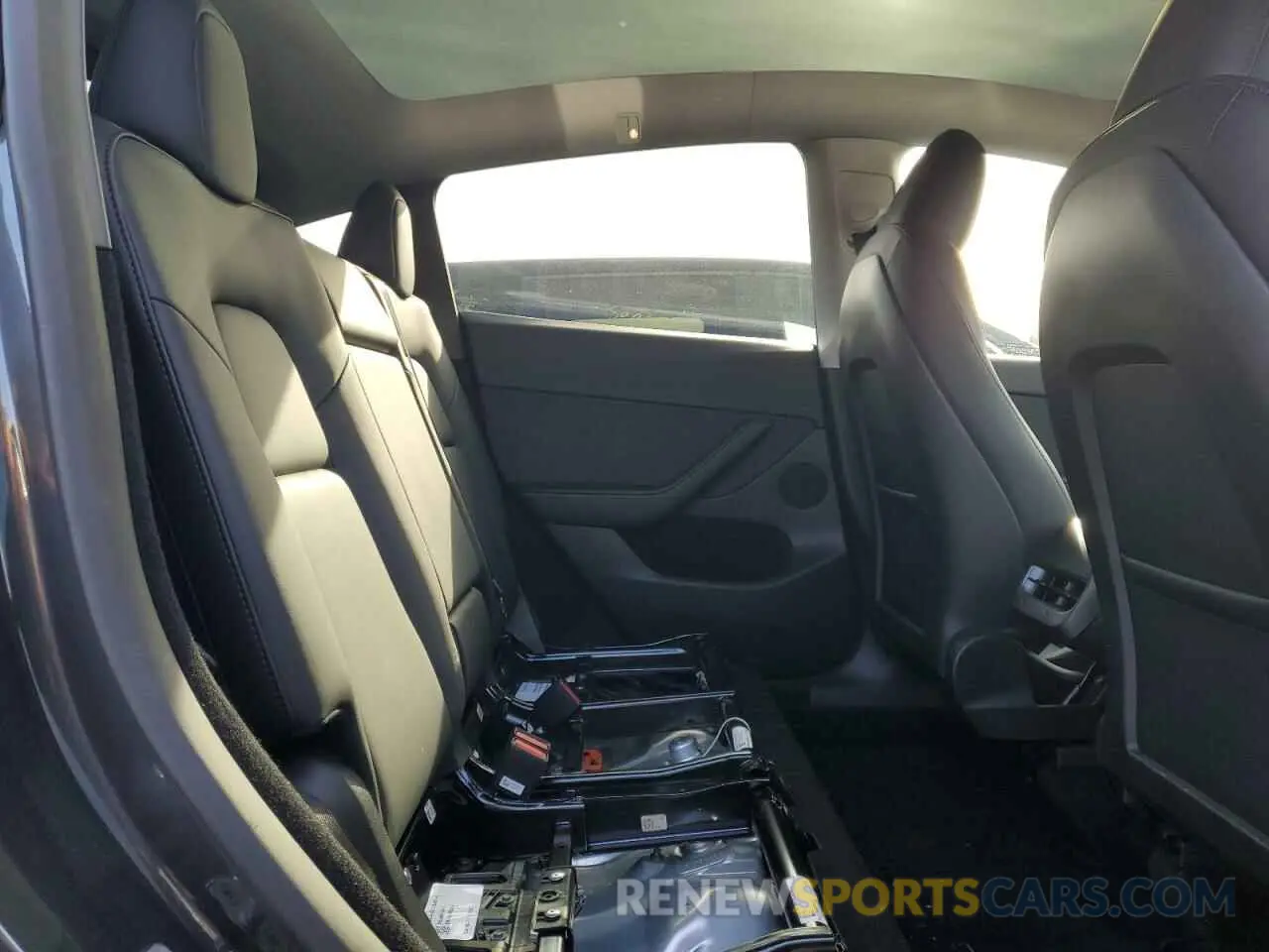 10 fotografías del automóvil dañado 7SAYGDED1RF016792 TESLA MODEL Y 2024