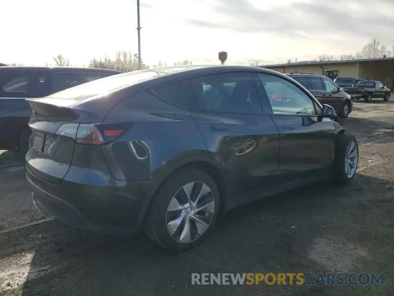 3 fotografías del automóvil dañado 7SAYGDED1RF016792 TESLA MODEL Y 2024
