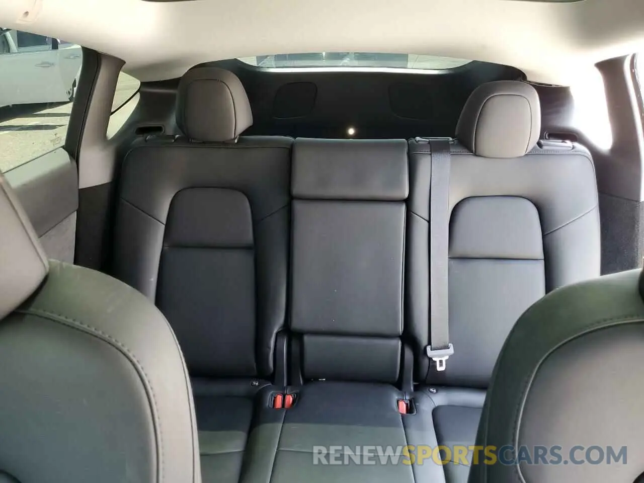 10 fotografías del automóvil dañado 7SAYGDED1RF046035 TESLA MODEL Y 2024