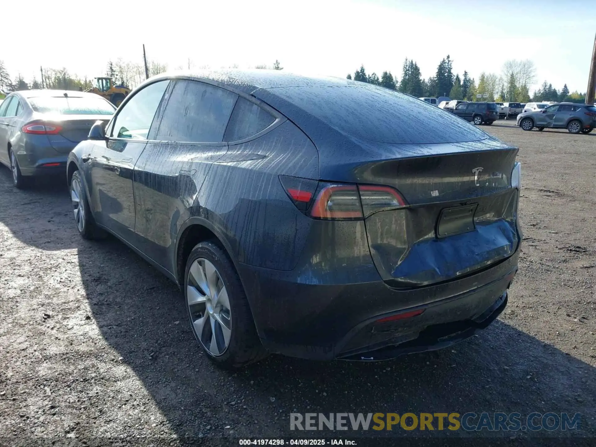 3 fotografías del automóvil dañado 7SAYGDED1RF056306 TESLA MODEL Y 2024