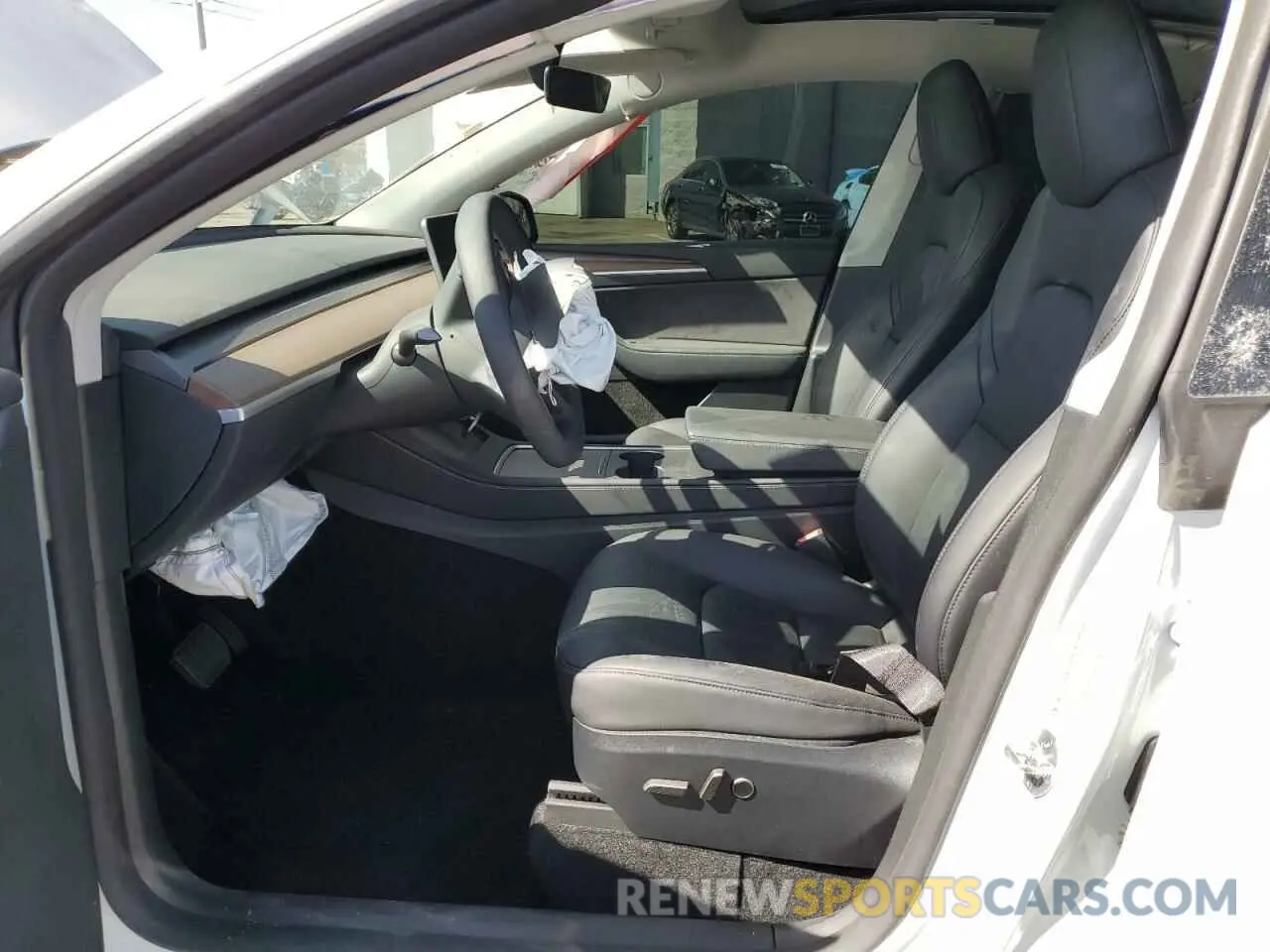 7 fotografías del automóvil dañado 7SAYGDED1RF115290 TESLA MODEL Y 2024
