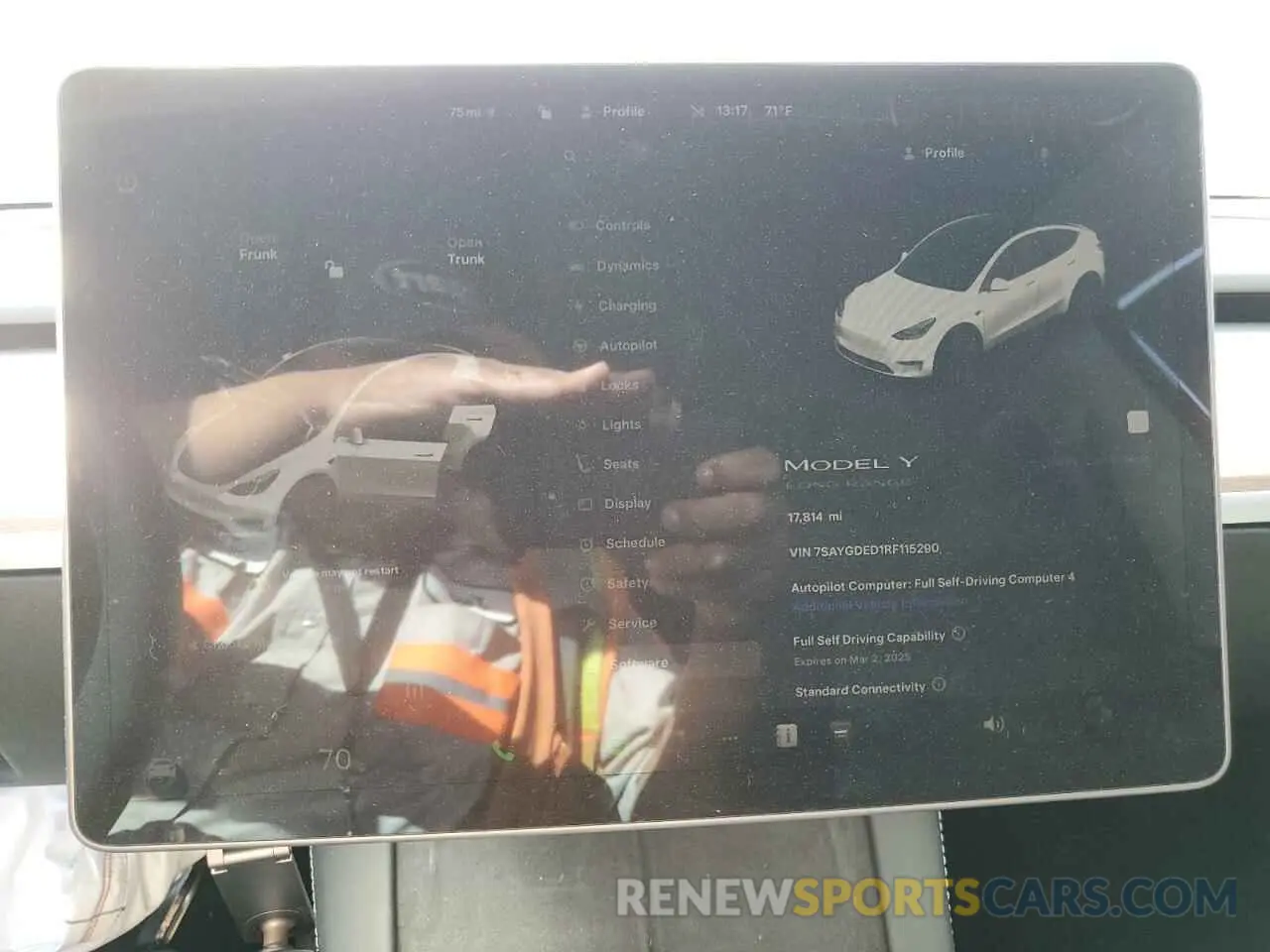 9 fotografías del automóvil dañado 7SAYGDED1RF115290 TESLA MODEL Y 2024
