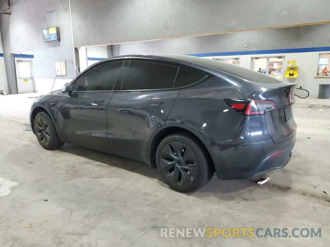 2 fotografías del automóvil dañado 7SAYGDED1RF207273 TESLA MODEL Y 2024