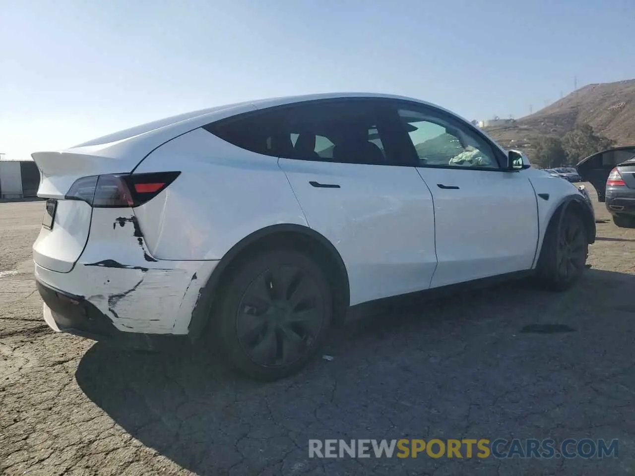 3 fotografías del automóvil dañado 7SAYGDED1RF212974 TESLA MODEL Y 2024