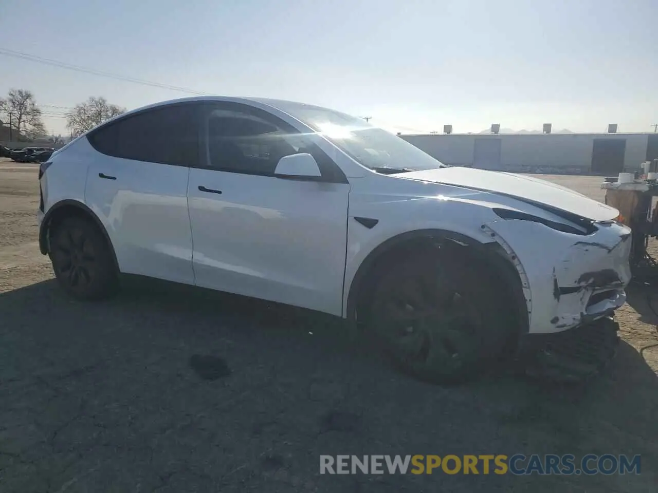 4 fotografías del automóvil dañado 7SAYGDED1RF212974 TESLA MODEL Y 2024