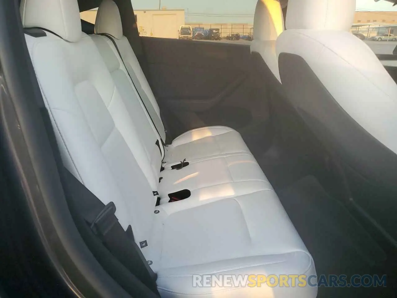 10 fotografías del automóvil dañado 7SAYGDED2RA322753 TESLA MODEL Y 2024