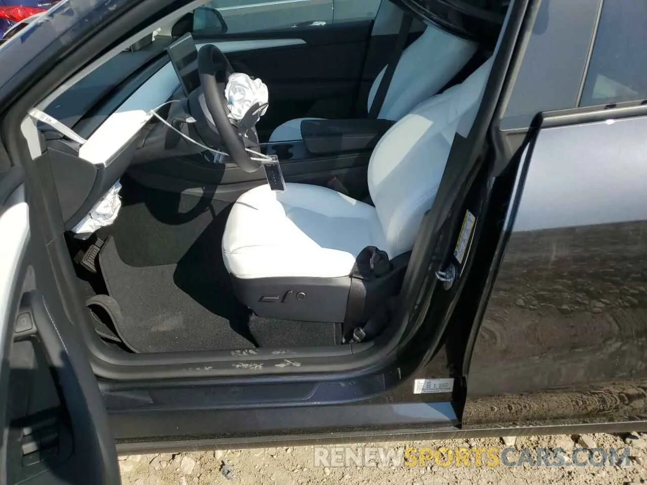 7 fotografías del automóvil dañado 7SAYGDED2RA322753 TESLA MODEL Y 2024