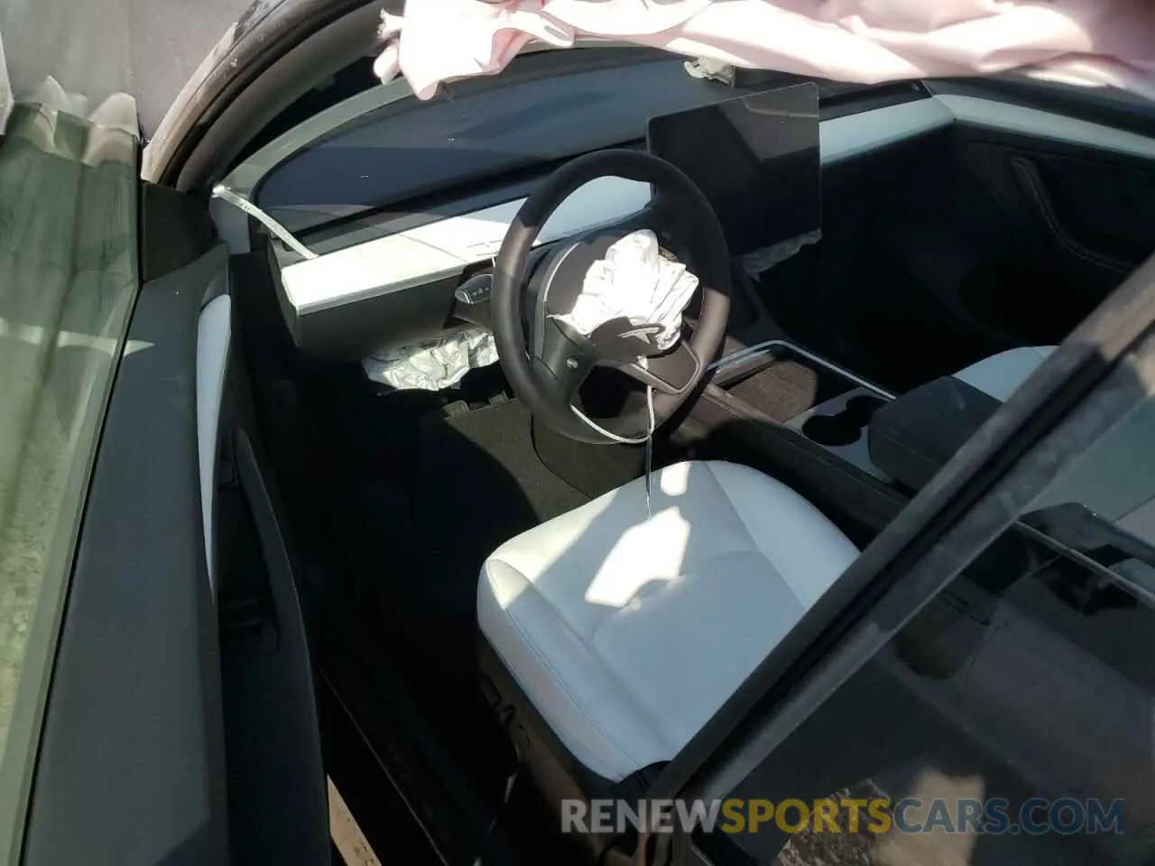 8 fotografías del automóvil dañado 7SAYGDED2RA322753 TESLA MODEL Y 2024