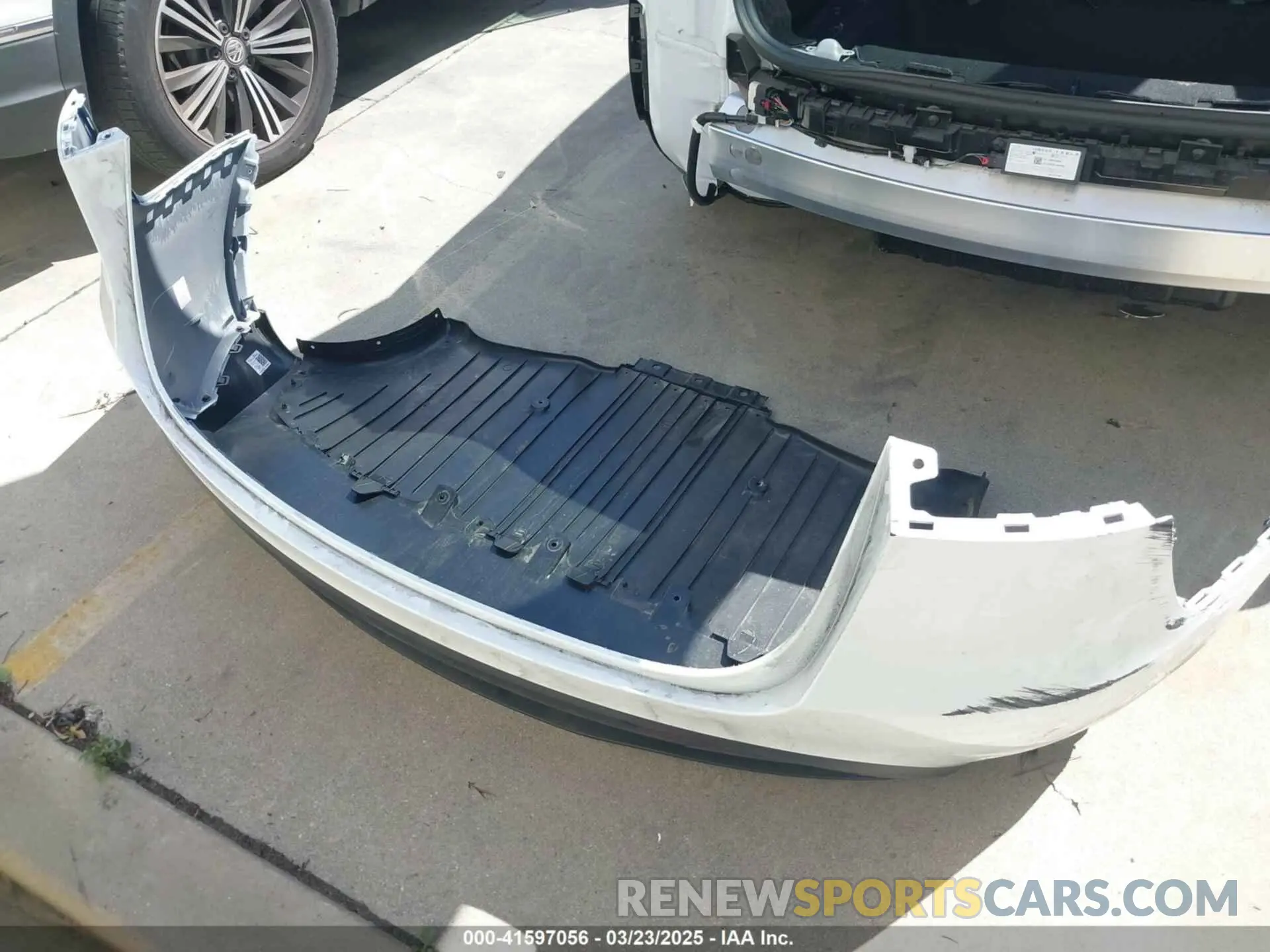 11 fotografías del automóvil dañado 7SAYGDED2RF017448 TESLA MODEL Y 2024