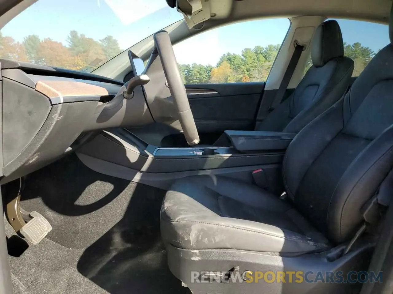 7 fotografías del automóvil dañado 7SAYGDED2RF018759 TESLA MODEL Y 2024