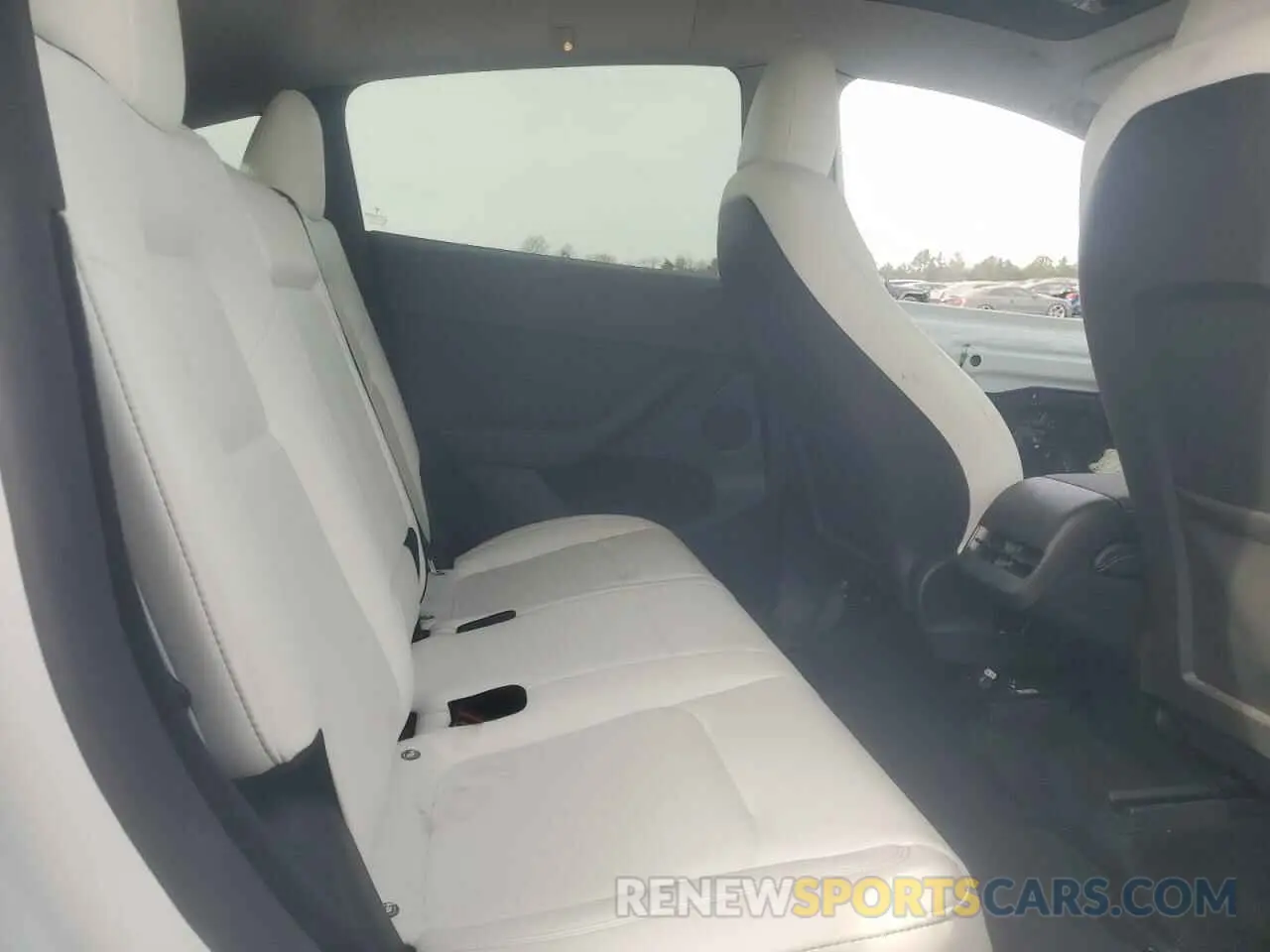 10 fotografías del automóvil dañado 7SAYGDED2RF042236 TESLA MODEL Y 2024
