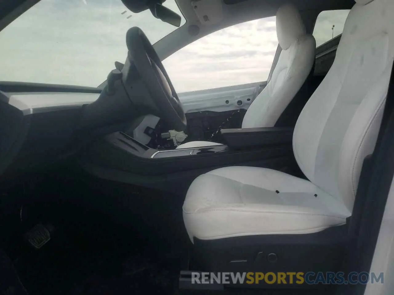 7 fotografías del automóvil dañado 7SAYGDED2RF042236 TESLA MODEL Y 2024