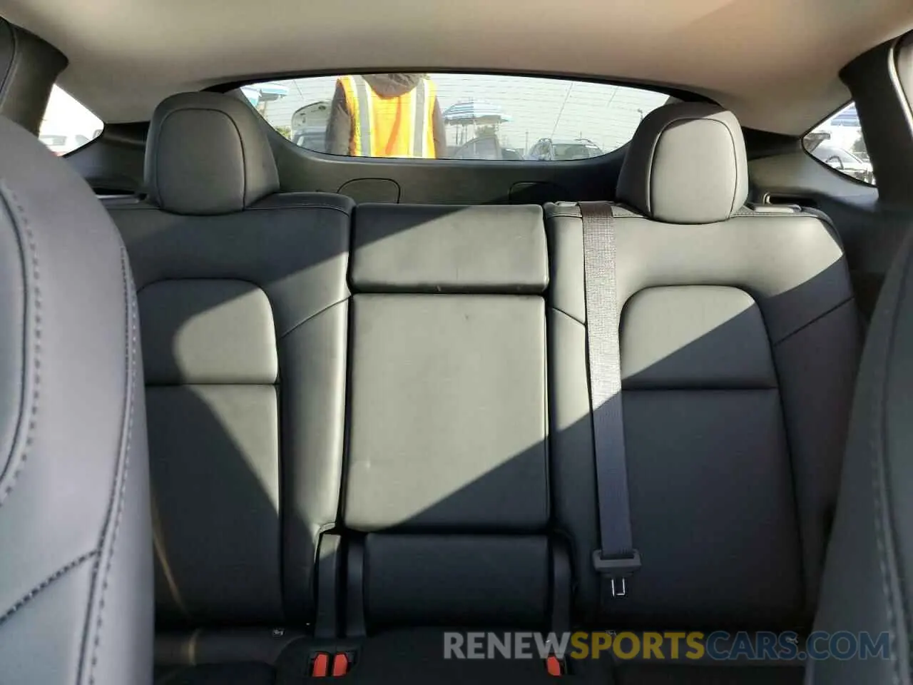 10 fotografías del automóvil dañado 7SAYGDED2RF045993 TESLA MODEL Y 2024