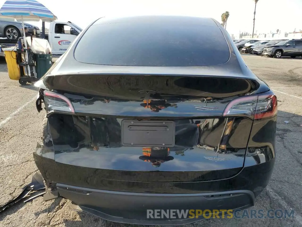 6 fotografías del automóvil dañado 7SAYGDED2RF045993 TESLA MODEL Y 2024