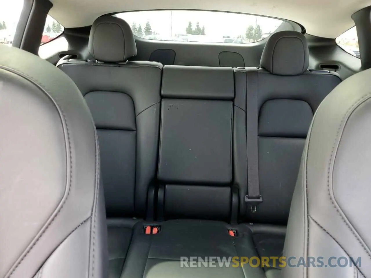 10 fotografías del automóvil dañado 7SAYGDED2RF091436 TESLA MODEL Y 2024