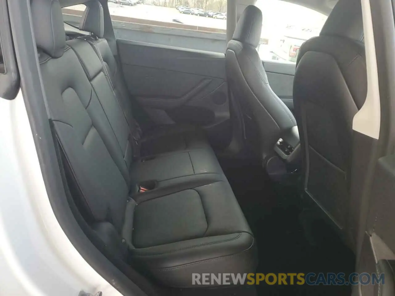 10 fotografías del automóvil dañado 7SAYGDED2RF097382 TESLA MODEL Y 2024