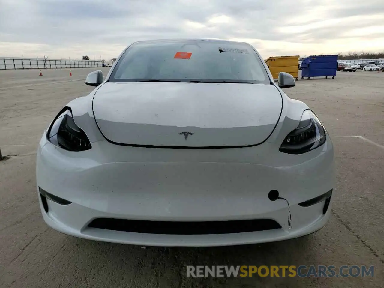 5 fotografías del automóvil dañado 7SAYGDED2RF155992 TESLA MODEL Y 2024
