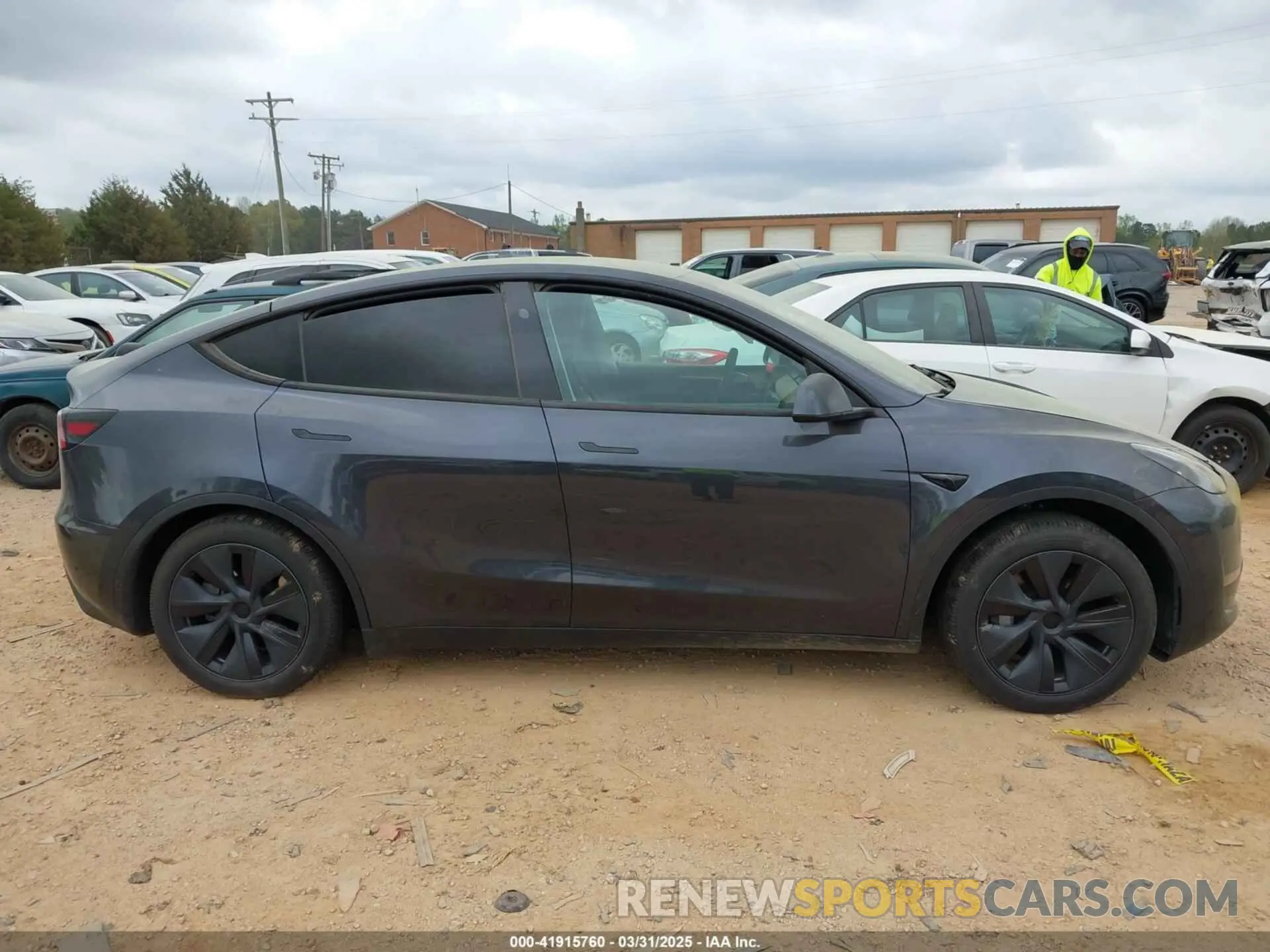12 fotografías del automóvil dañado 7SAYGDED3RA303113 TESLA MODEL Y 2024