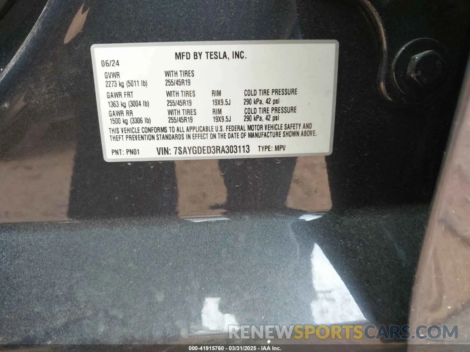 9 fotografías del automóvil dañado 7SAYGDED3RA303113 TESLA MODEL Y 2024