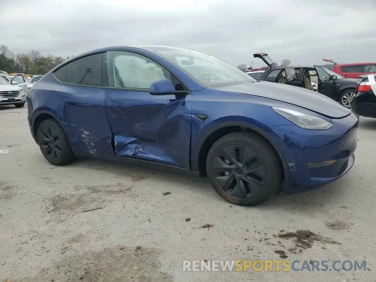 4 fotografías del automóvil dañado 7SAYGDED3RA326178 TESLA MODEL Y 2024