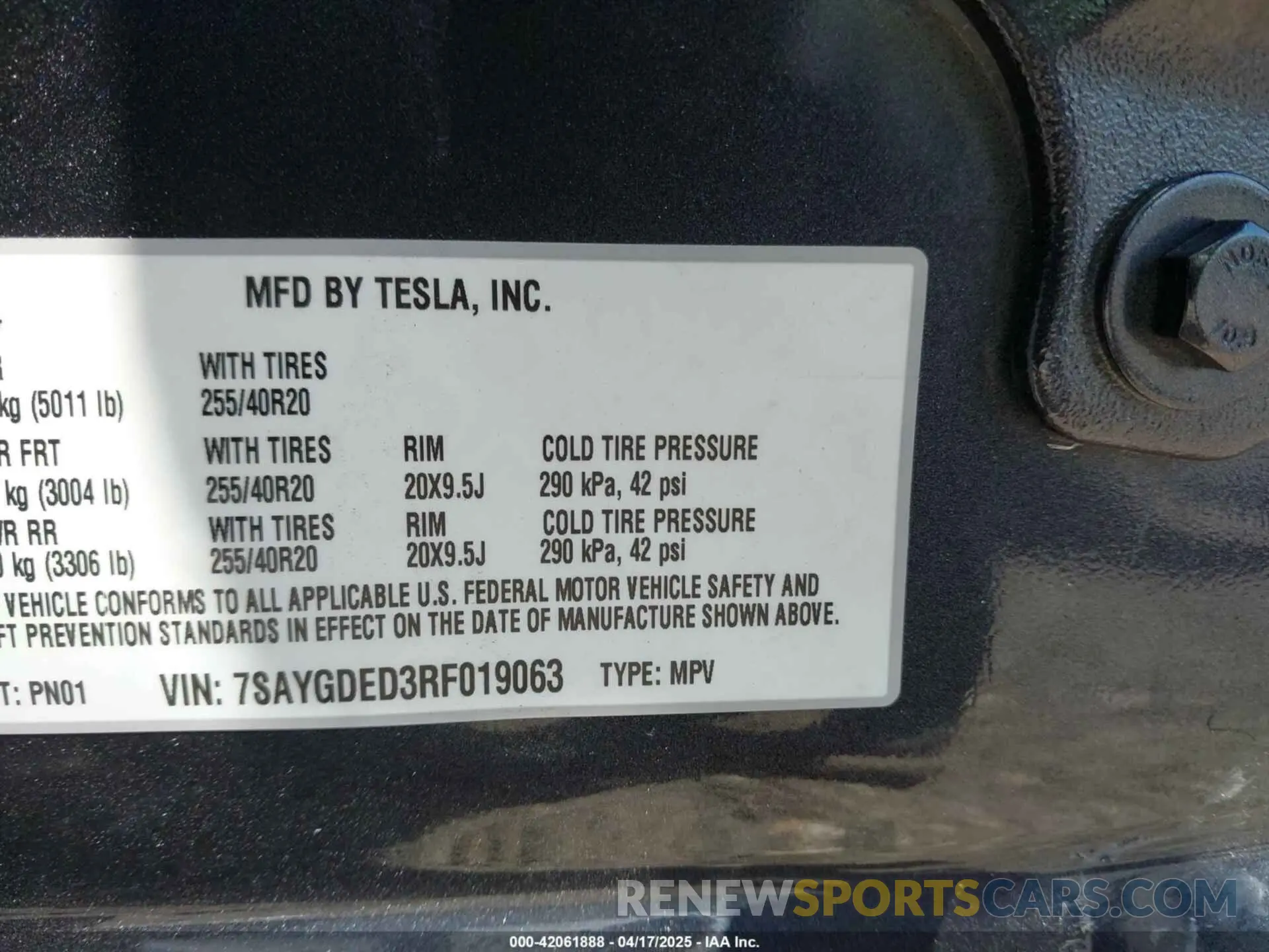 9 fotografías del automóvil dañado 7SAYGDED3RF019063 TESLA MODEL Y 2024