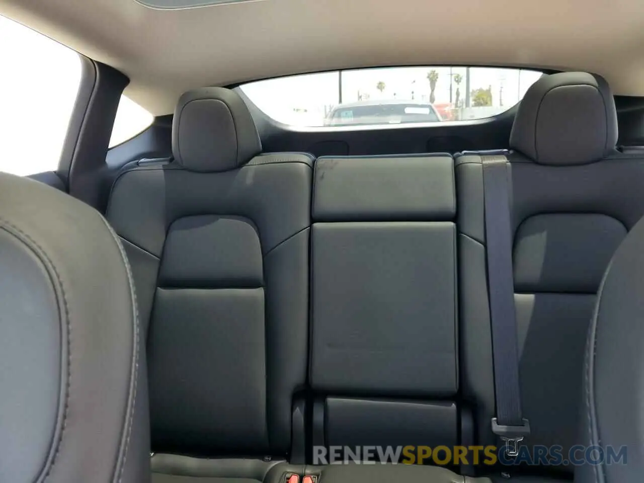 10 fotografías del automóvil dañado 7SAYGDED3RF056131 TESLA MODEL Y 2024