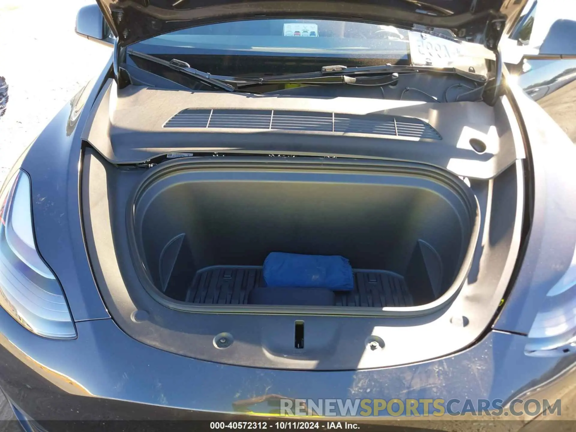 10 fotografías del automóvil dañado 7SAYGDED3RF092501 TESLA MODEL Y 2024