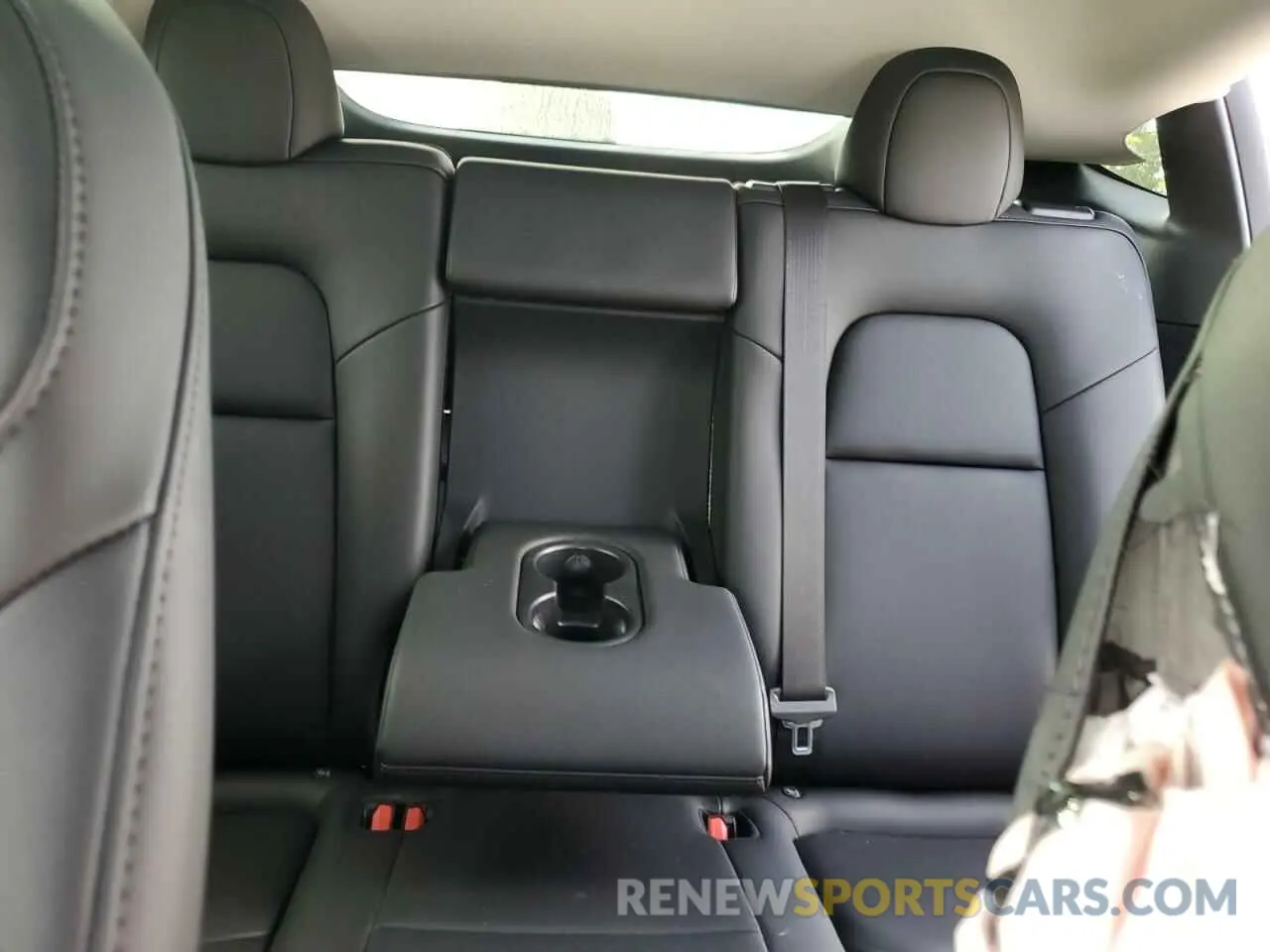 10 fotografías del automóvil dañado 7SAYGDED3RF113041 TESLA MODEL Y 2024