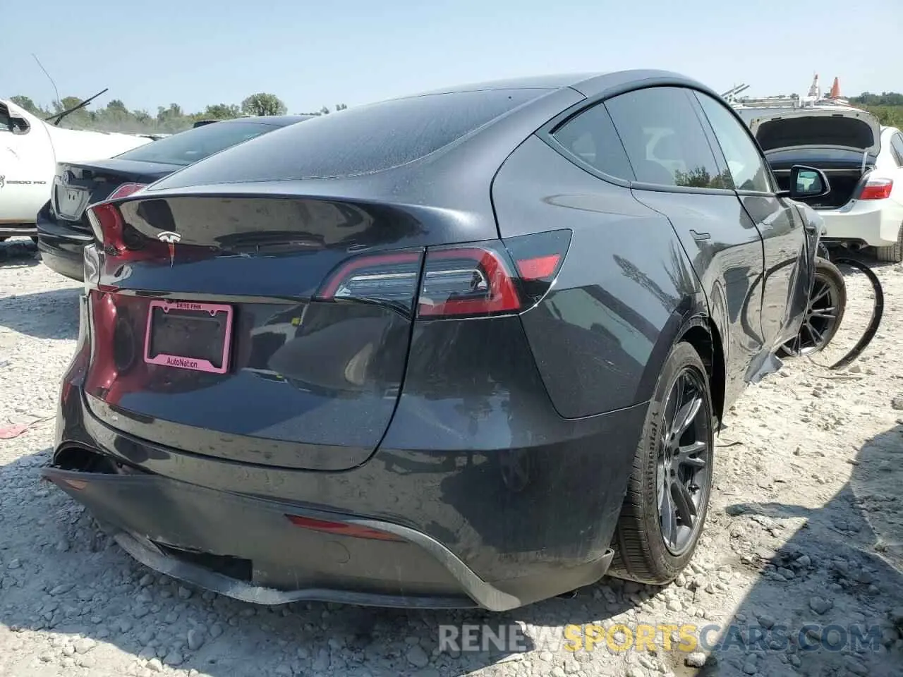 3 fotografías del automóvil dañado 7SAYGDED3RF114643 TESLA MODEL Y 2024