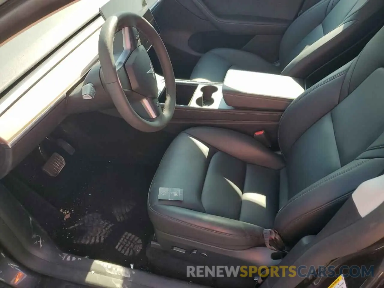 7 fotografías del automóvil dañado 7SAYGDED3RF114643 TESLA MODEL Y 2024