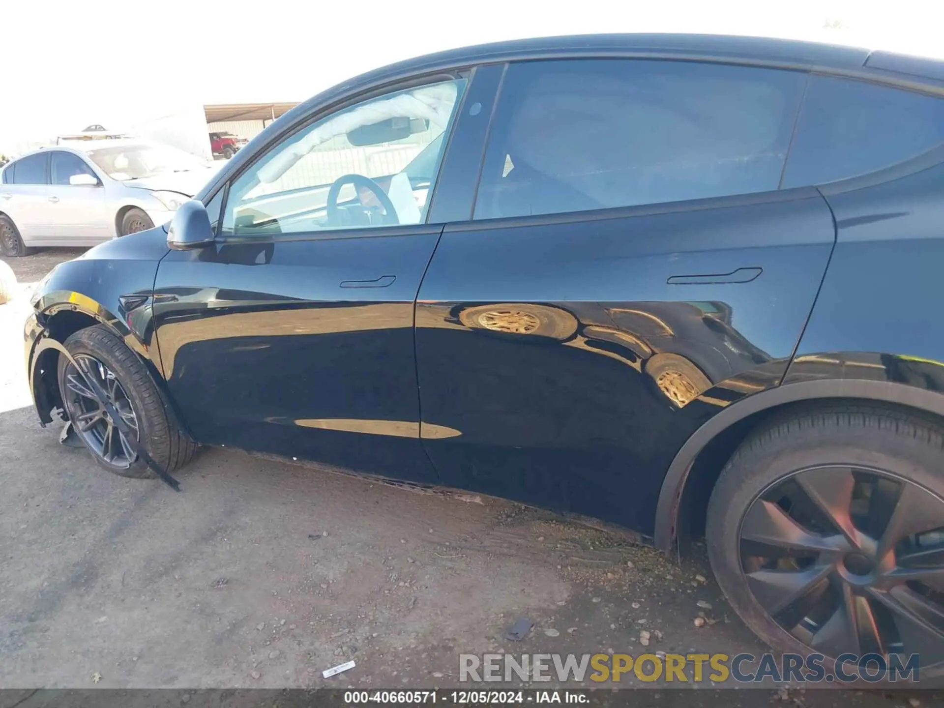 14 fotografías del automóvil dañado 7SAYGDED3RF128476 TESLA MODEL Y 2024
