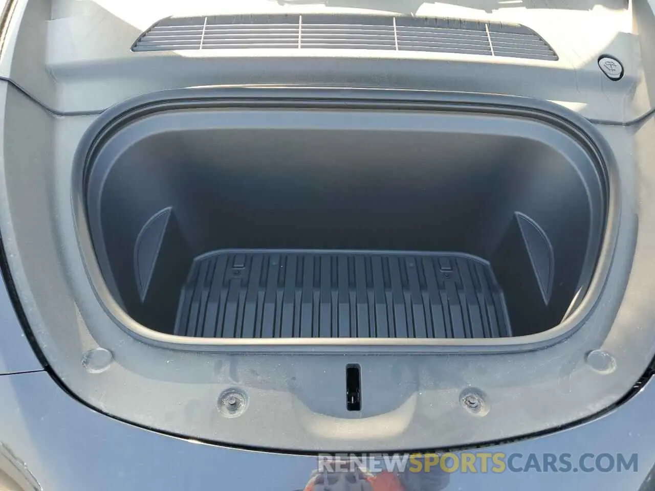 13 fotografías del automóvil dañado 7SAYGDED4RF032615 TESLA MODEL Y 2024