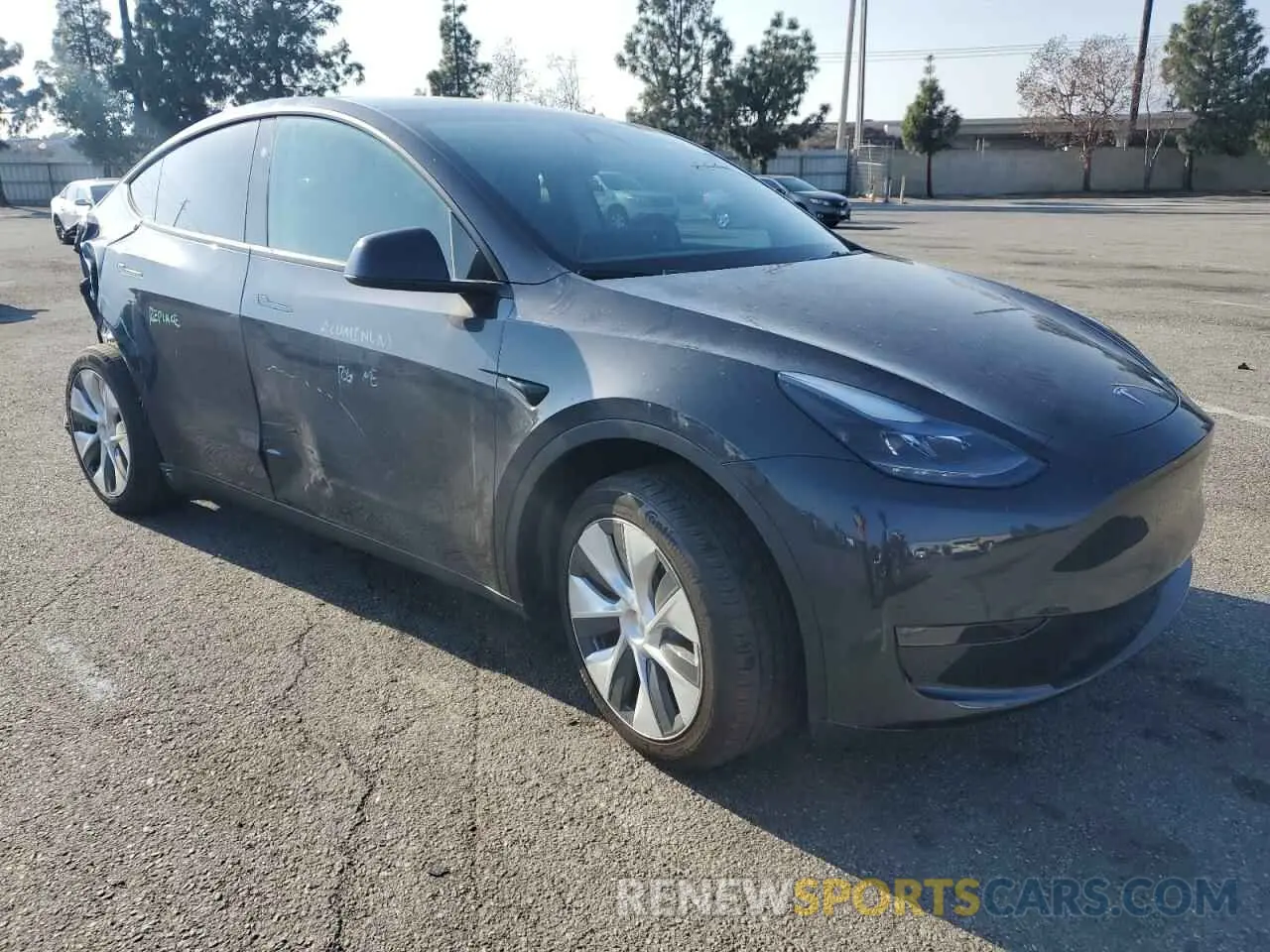 4 fotografías del automóvil dañado 7SAYGDED4RF032615 TESLA MODEL Y 2024