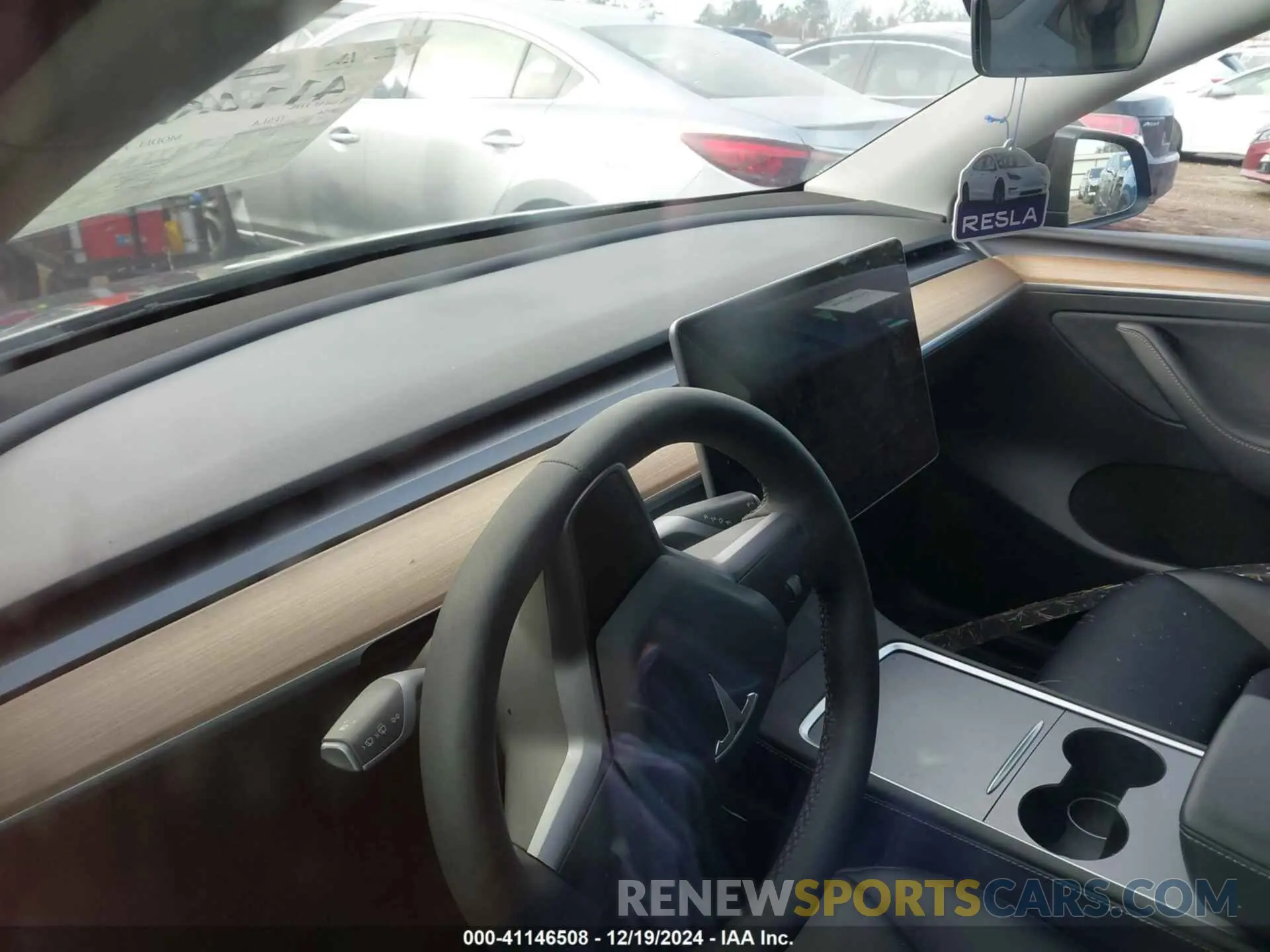 15 fotografías del automóvil dañado 7SAYGDED4RF042898 TESLA MODEL Y 2024