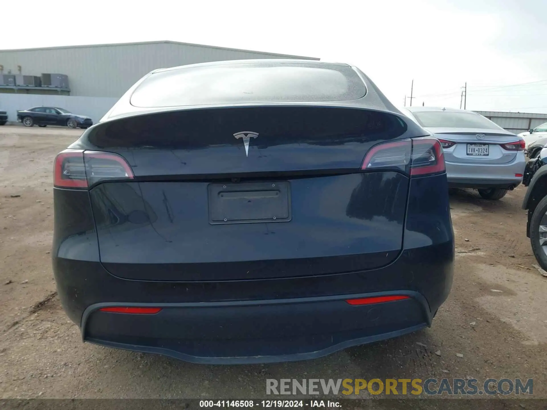 16 fotografías del automóvil dañado 7SAYGDED4RF042898 TESLA MODEL Y 2024