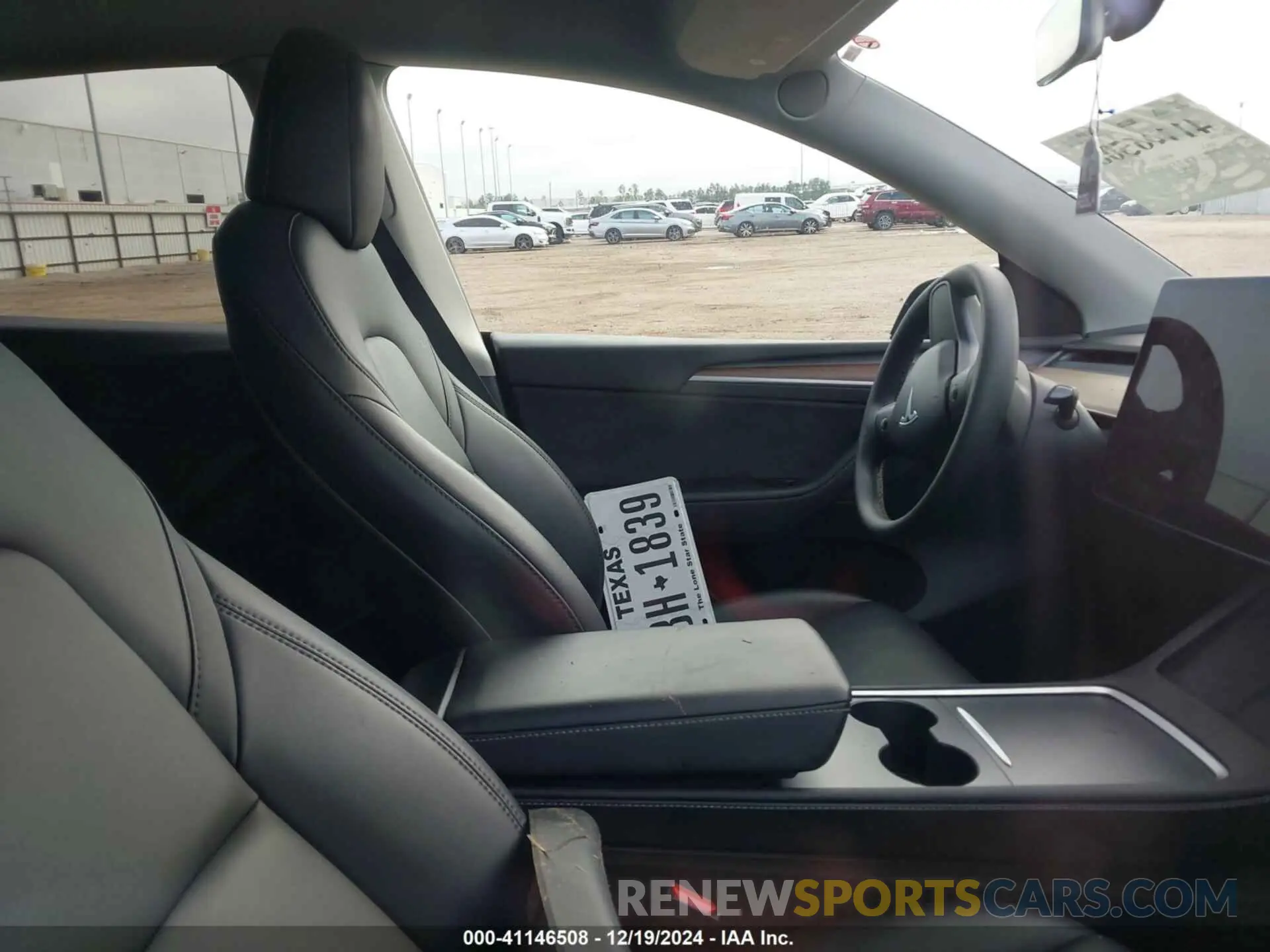 5 fotografías del automóvil dañado 7SAYGDED4RF042898 TESLA MODEL Y 2024