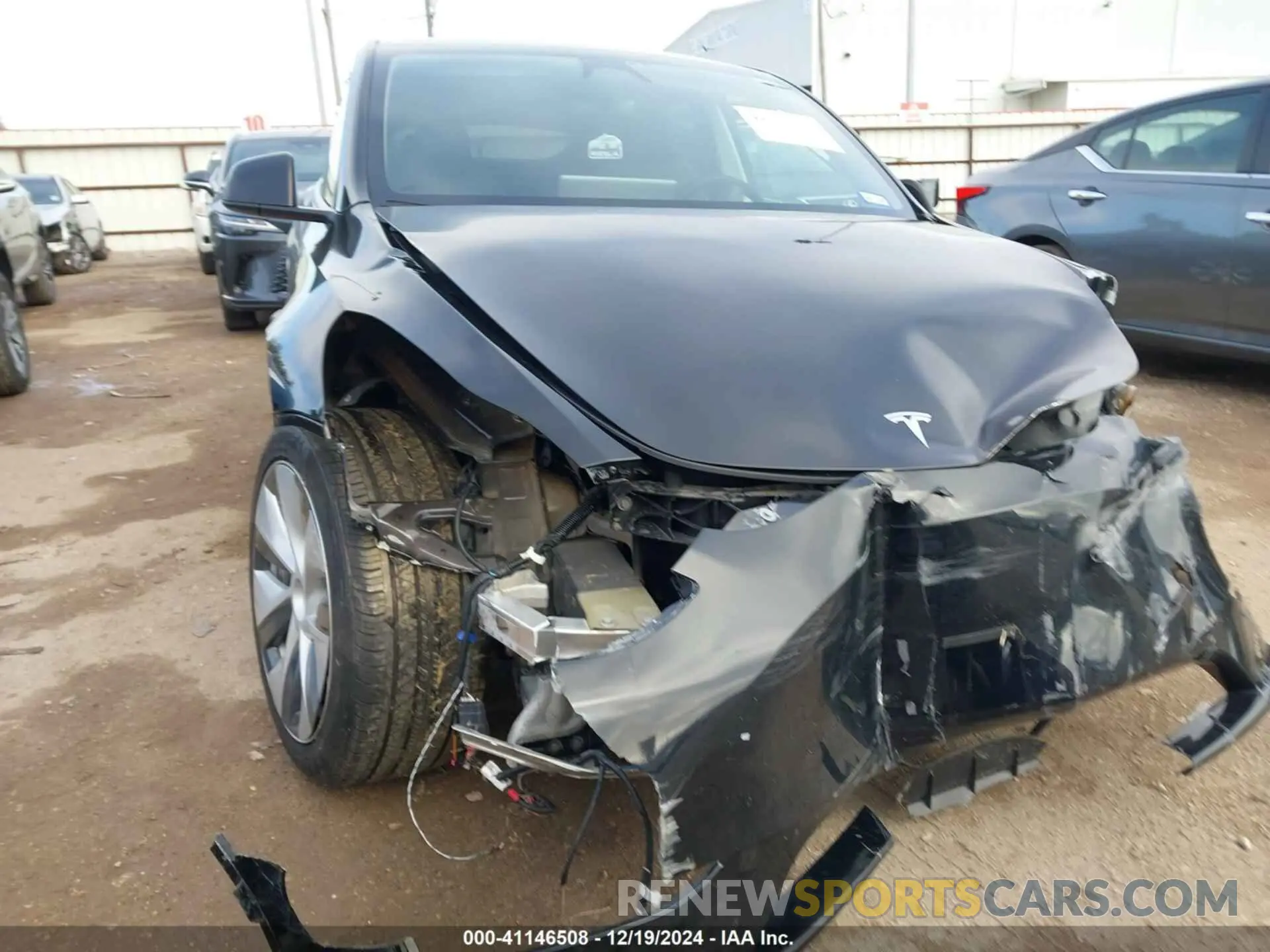 6 fotografías del automóvil dañado 7SAYGDED4RF042898 TESLA MODEL Y 2024