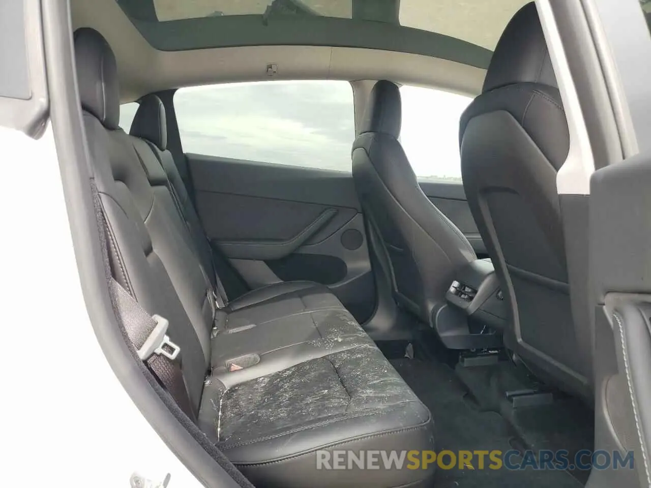 10 fotografías del automóvil dañado 7SAYGDED4RF055537 TESLA MODEL Y 2024