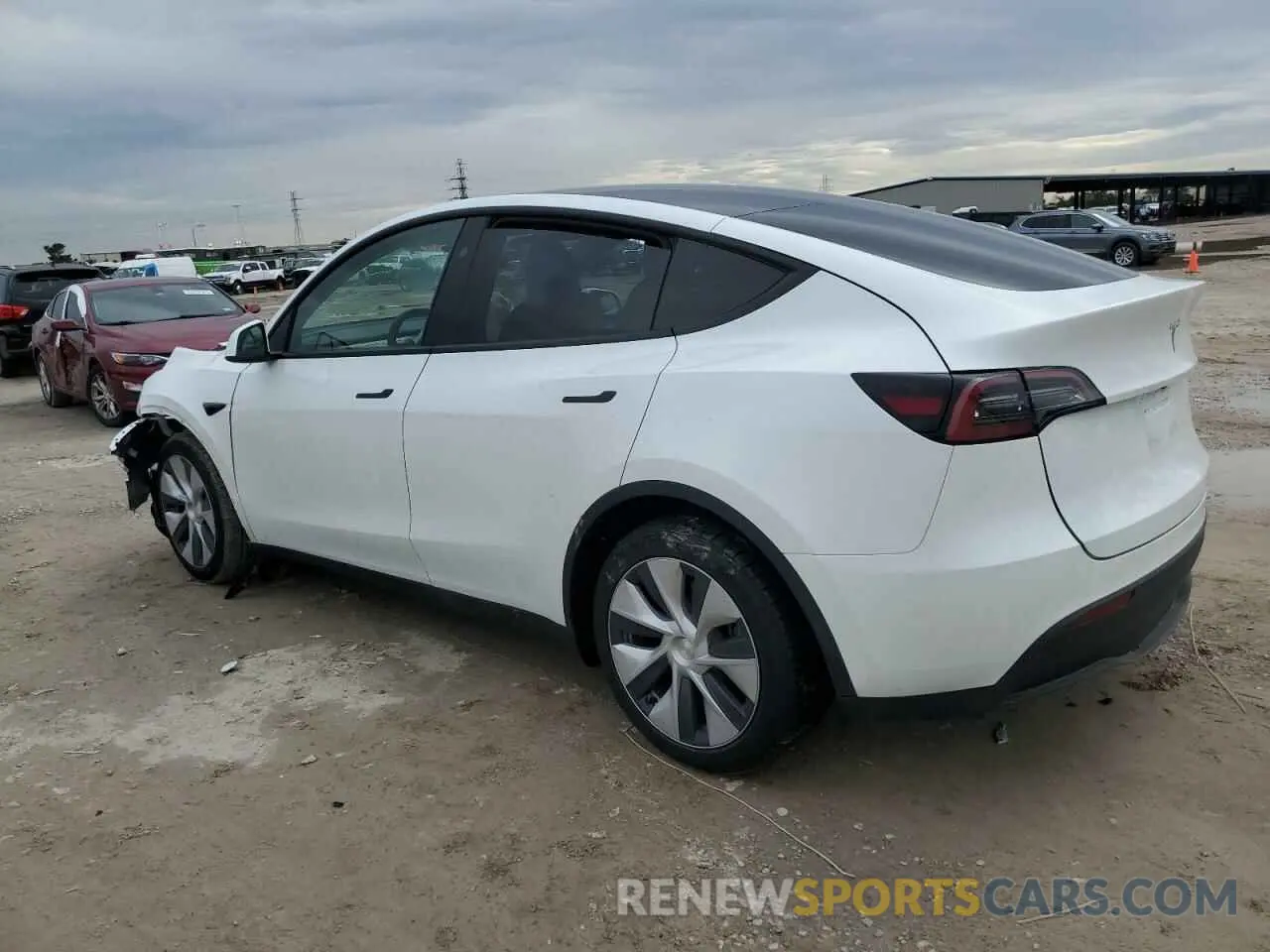 2 fotografías del automóvil dañado 7SAYGDED4RF055537 TESLA MODEL Y 2024