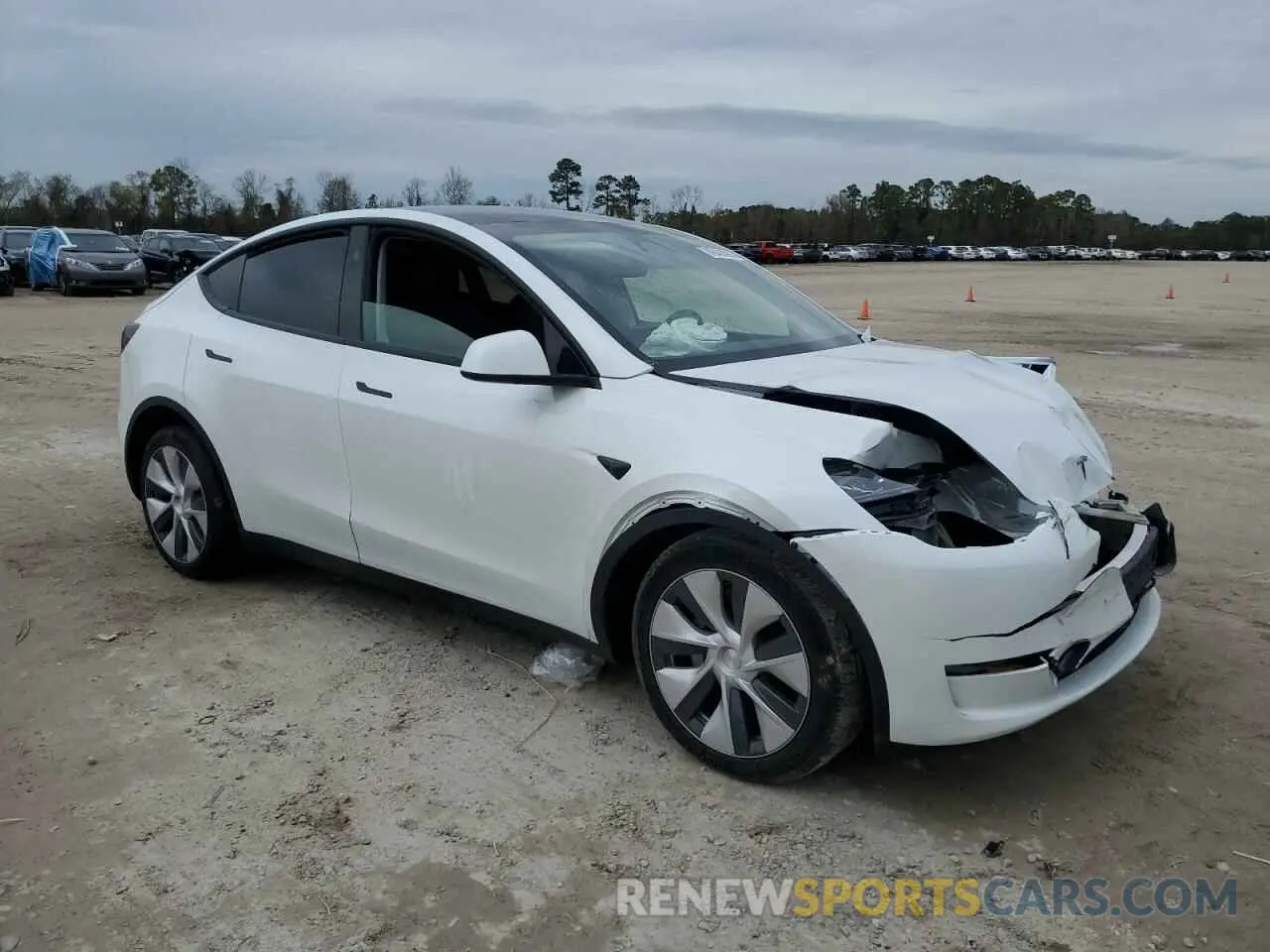 4 fotografías del automóvil dañado 7SAYGDED4RF055537 TESLA MODEL Y 2024