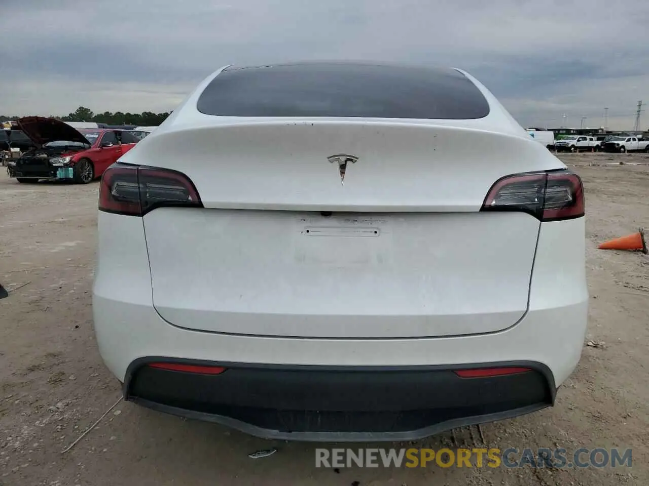 6 fotografías del automóvil dañado 7SAYGDED4RF055537 TESLA MODEL Y 2024