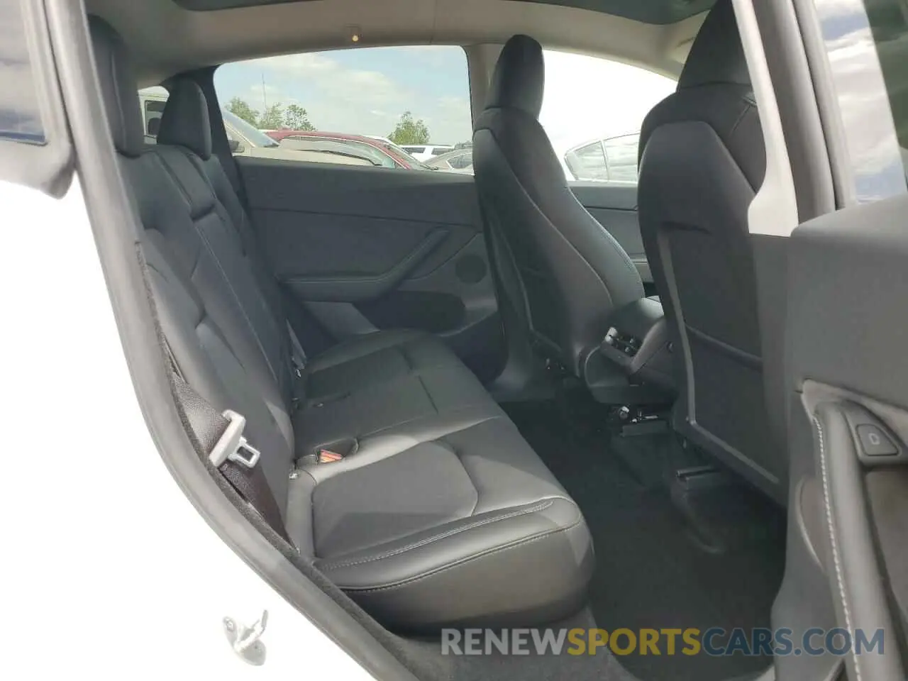 10 fotografías del automóvil dañado 7SAYGDED4RF068286 TESLA MODEL Y 2024