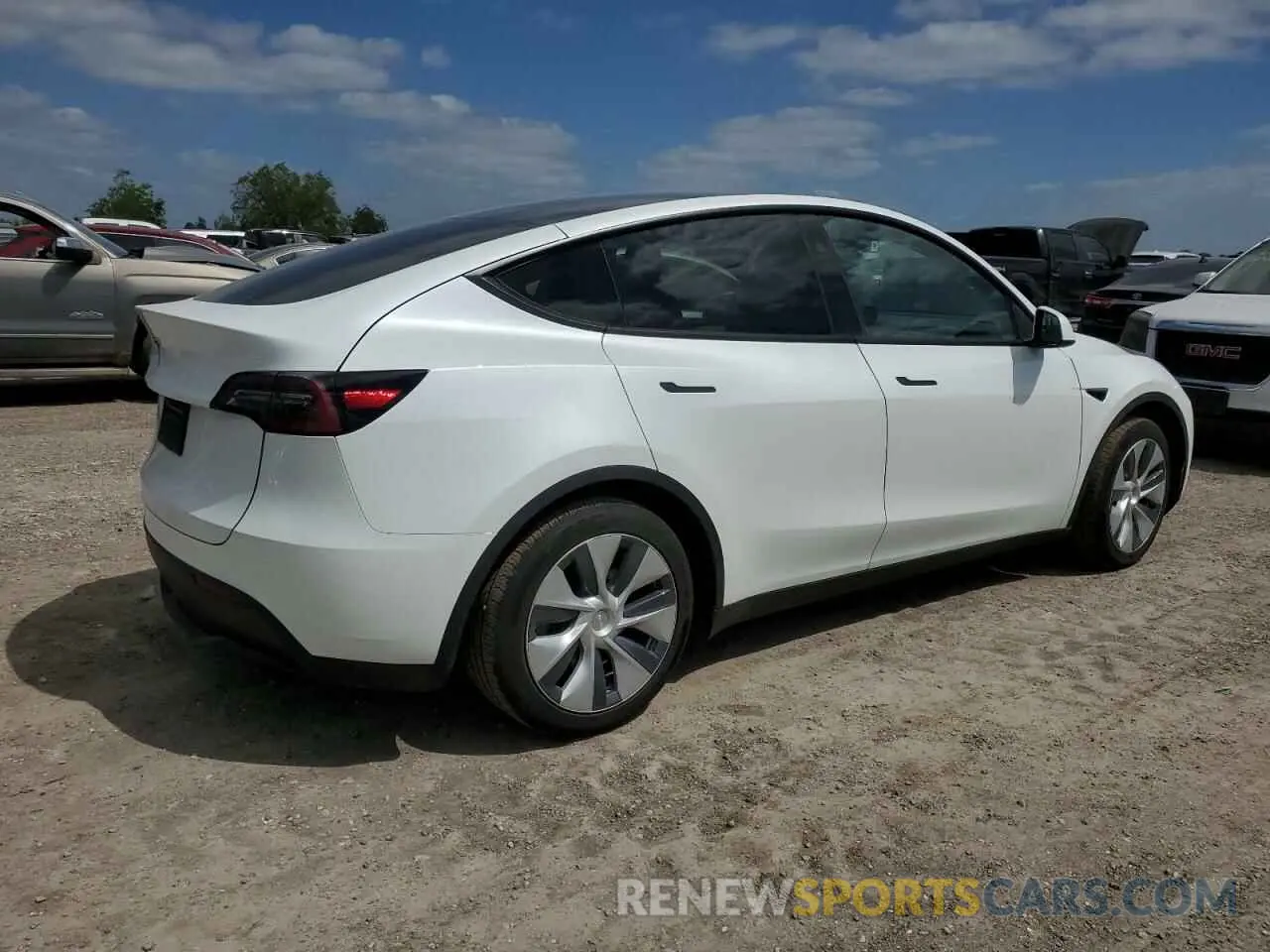 3 fotografías del automóvil dañado 7SAYGDED4RF068286 TESLA MODEL Y 2024