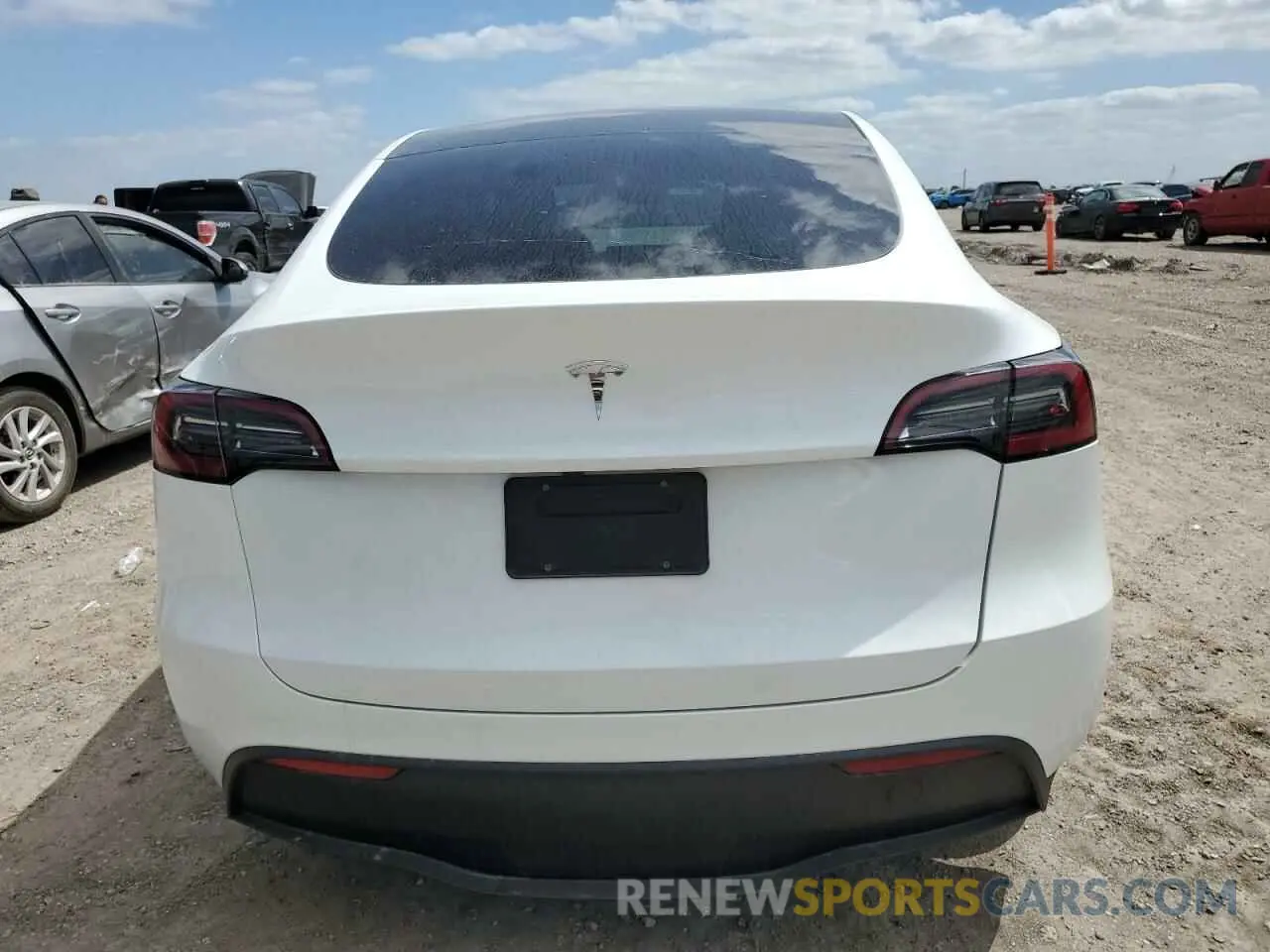 6 fotografías del automóvil dañado 7SAYGDED4RF068286 TESLA MODEL Y 2024