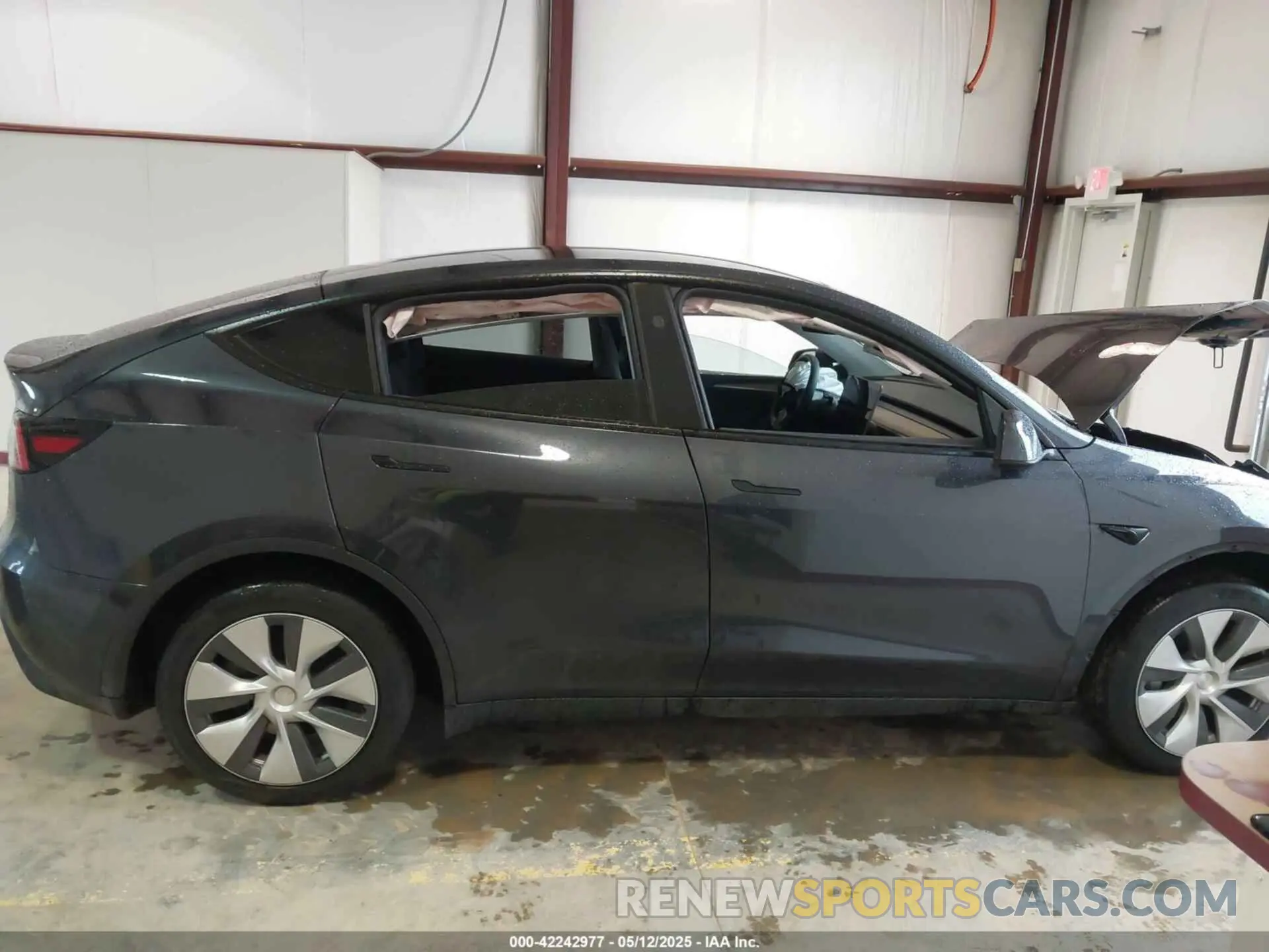 12 fotografías del automóvil dañado 7SAYGDED4RF072600 TESLA MODEL Y 2024