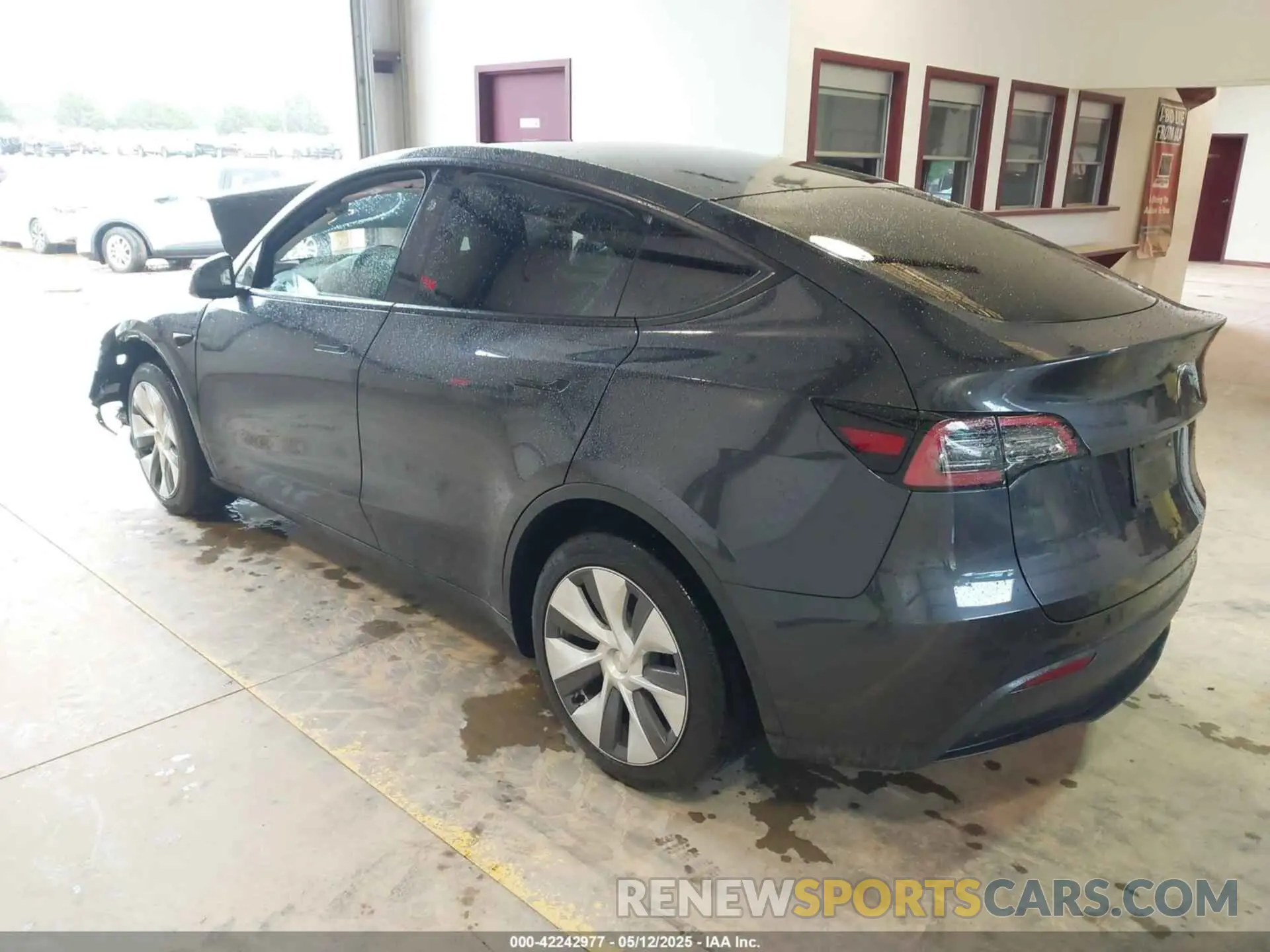 3 fotografías del automóvil dañado 7SAYGDED4RF072600 TESLA MODEL Y 2024