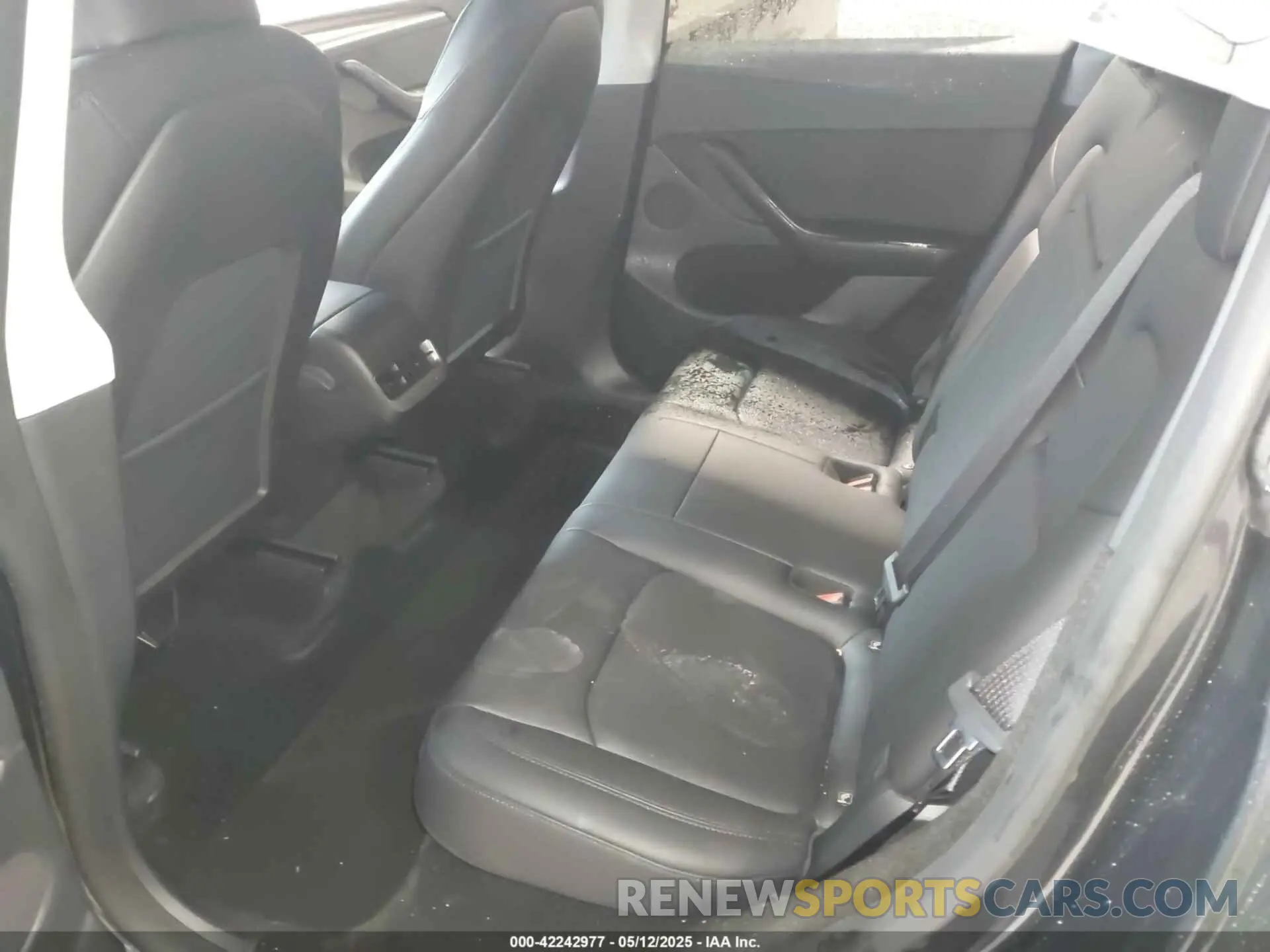 8 fotografías del automóvil dañado 7SAYGDED4RF072600 TESLA MODEL Y 2024